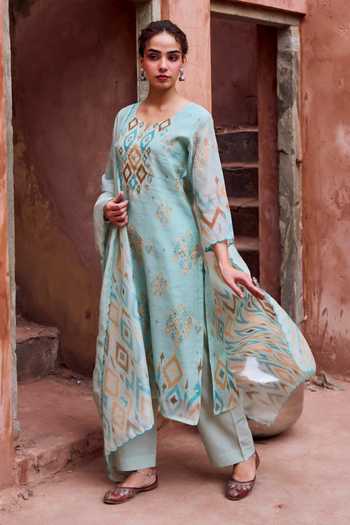 Karaj Jaipur_Blue Chanderi, Cotton V-neck Aqua Embroidered Kurta Set _at_Aza_Fashions