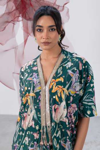 Buy_Vesture_Emerald Green Crepe V-neck Aarzoo Embellished Kaftan Dress 
