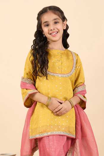 Buy_StyloBug_Yellow Polyester Scallop Lace Kurta Set  _Online_at_Aza_Fashions