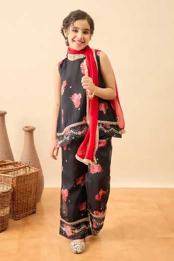 StyloBug_Black Polyester Floral Print Kurta Set  _Online_at_Aza_Fashions