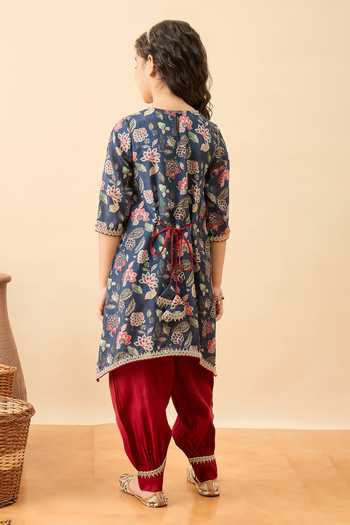 Shop_StyloBug_Blue Polyester Floral Garden Print Kurta And Pant Set _at_Aza_Fashions