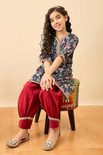 StyloBug_Blue Polyester Floral Garden Print Kurta And Pant Set _Online_at_Aza_Fashions