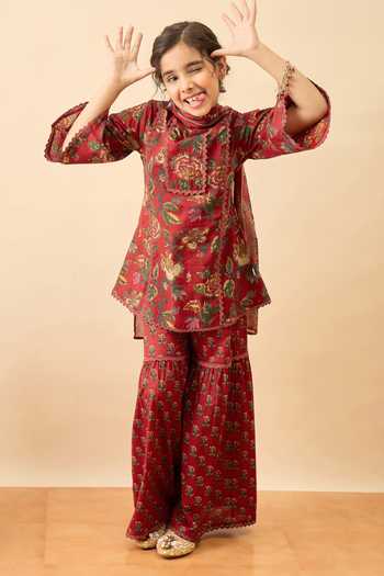 Buy_StyloBug_Maroon Cotton Floral Print Kurta And Pant Set _Online_at_Aza_Fashions