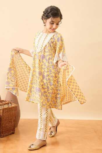 StyloBug_Yellow Cotton Floral Butti Print Kurta Set _Online_at_Aza_Fashions
