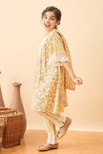 Shop_StyloBug_Yellow Cotton Floral Butti Print Kurta Set _Online_at_Aza_Fashions