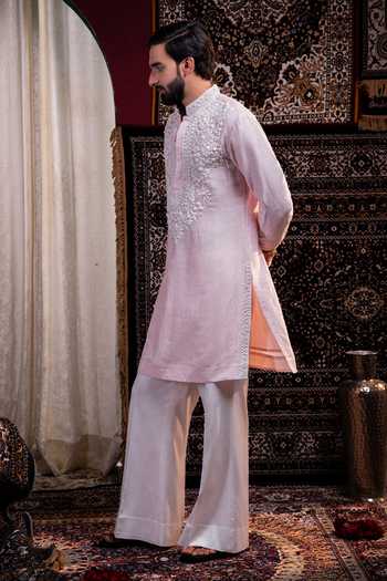Char Chaand_Pink Linen Riwaayat Embroidered Kurta _at_Aza_Fashions
