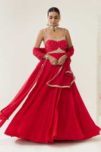 BAHAARA BY DIVYA NARULA_Red Crepe, Organza Sweetheart Neck Mehru Hand Embroidered Anarkali And Dupatta Set _at_Aza_Fashions