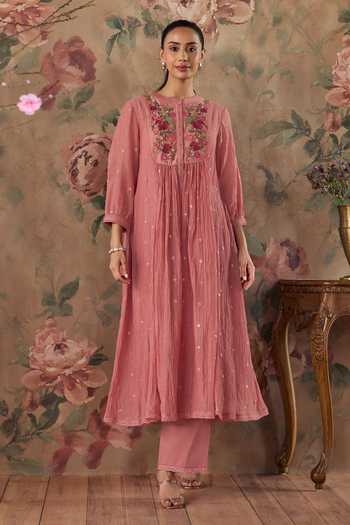 Kritika Dawar_Pink Chanderi, Cotton Round Neck Aayra Hand Embroidered Kurta Set _at_Aza_Fashions
