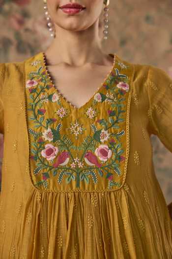 Buy_Kritika Dawar_Mustard Chanderi, Cotton, Organza V-neck Chirai Embroidered Kurta And Pant Set 