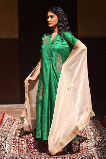 Buy_Shorshe Clothing_Ivory Chanderi Silk, Tissue Handwoven Dupatta _at_Aza_Fashions