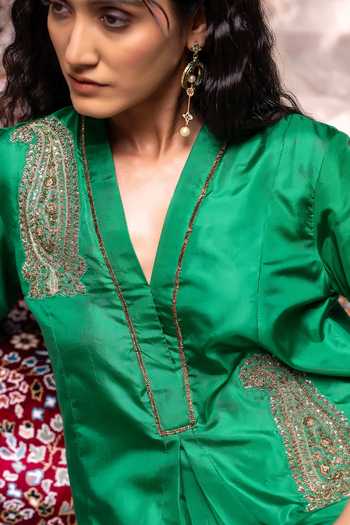Shorshe Clothing_Green Silk V-neck Shaheen Patchwork Embellished Kurta _Online_at_Aza_Fashions