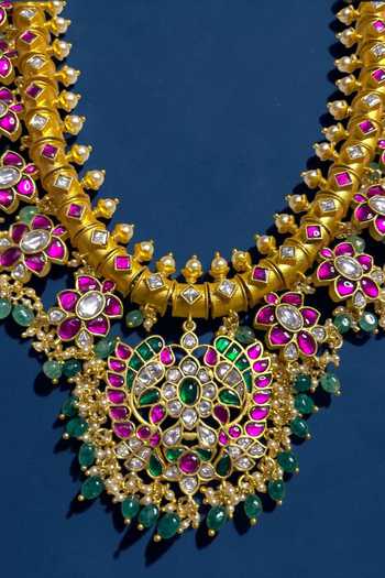 Amaara Jewels_Pink Noorvana Embellished Necklace Set _at_Aza_Fashions