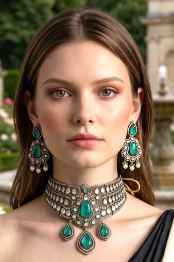 Buy_Amaara Jewels_Green Victoria Luxe Collar Necklace Set _Online_at_Aza_Fashions