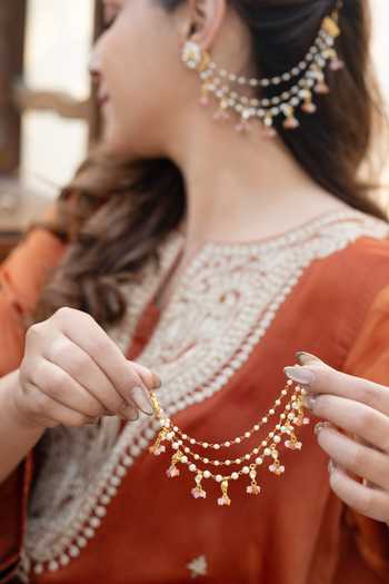 Do Taara_Gold Plated Kundan And Pearl Embellished Kaan Chain _Online_at_Aza_Fashions
