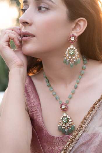 Buy_Do Taara_Green Polki Embellished Pendant Necklace Set _Online_at_Aza_Fashions