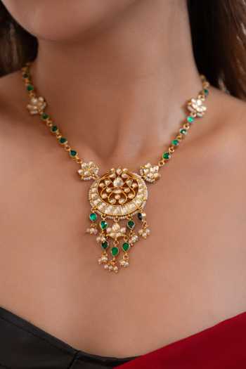 Shop_Do Taara_Green Kundan Embellished Pendant Necklace _at_Aza_Fashions