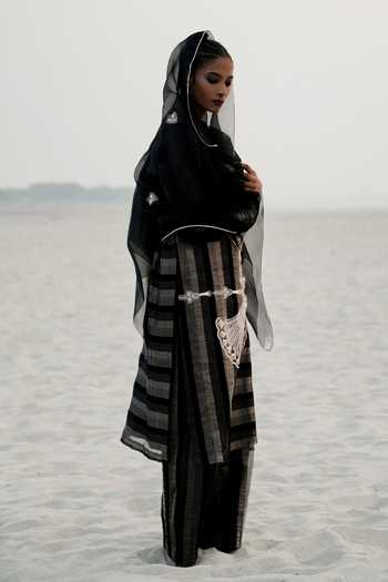 Shop_Eraaya by Ratika J_Black Silk, Organza V-neck Stripe Pattern Kurta Set _Online_at_Aza_Fashions