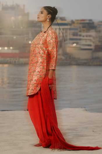 Shop_Eraaya by Ratika J_Red Silk, Satin, Organza Round Neck Embroidered Banarasi Brocade Kurta Set _Online_at_Aza_Fashions