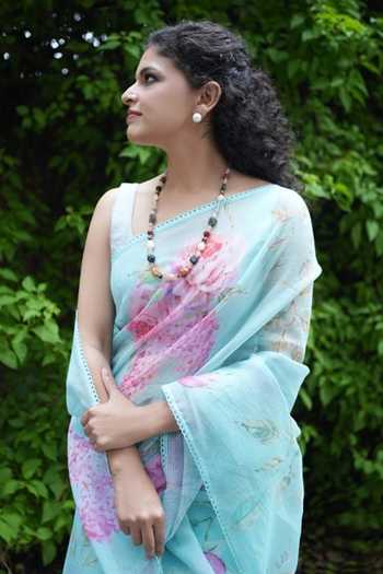 Shop_Five Point Five_Blue Doriya Komal Floret Pattern Saree With Running Blouse  _Online_at_Aza_Fashions