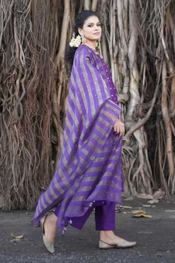 Buy_Five Point Five_Magenta Chanderi V-neck, Yes Ragini Pintuck Yoke Kurta Set 