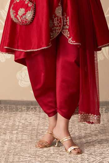 Ridhi Mehra_Red Chanderi, Net Round Neck, Yes Ishq Embroidered Kurta Salwar Set _Online_at_Aza_Fashions