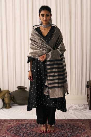 Buy_Five Point Five_Black Chanderi Keyhole Neck Noor Woven Kurta Set _at_Aza_Fashions