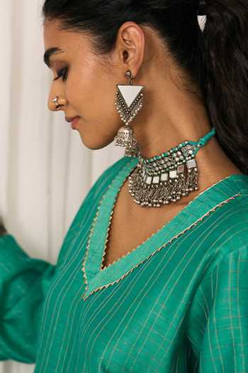 Five Point Five_Green Chanderi V-neck, Yes Radha Woven Kurta Set _at_Aza_Fashions