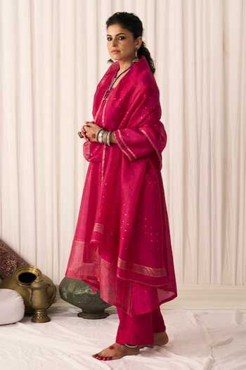 Buy_Five Point Five_Magenta Silk V-neck Farah Woven Kurta Set _at_Aza_Fashions