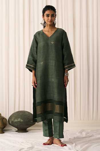Five Point Five_Green Silk, Linen Round Neck, Yes Bindu Woven Kurta Set _Online_at_Aza_Fashions