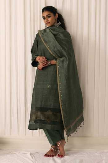 Buy_Five Point Five_Green Silk, Linen Round Neck, Yes Bindu Woven Kurta Set _at_Aza_Fashions