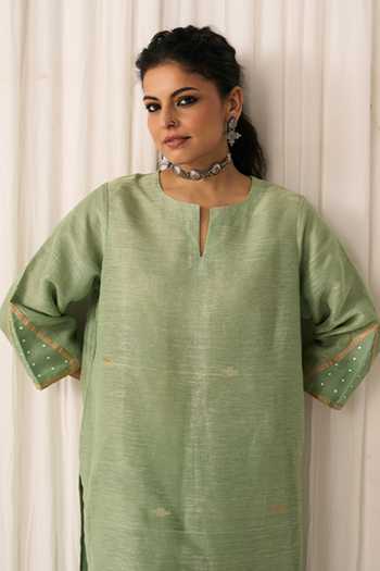 Five Point Five_Green Silk, Linen, Organza Split V-neck, Yes Bhumi Woven Kurta Set _at_Aza_Fashions