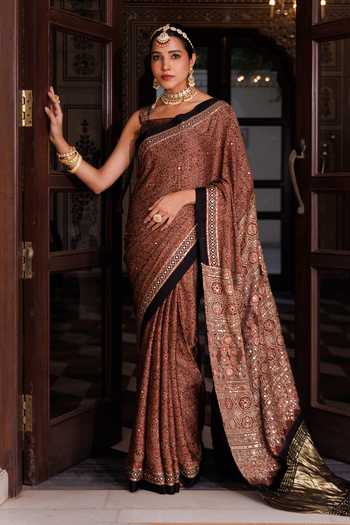 Buy_Geroo Jaipur_Maroon Silk, Modal Square Neck Hand Block Print Saree Set _at_Aza_Fashions