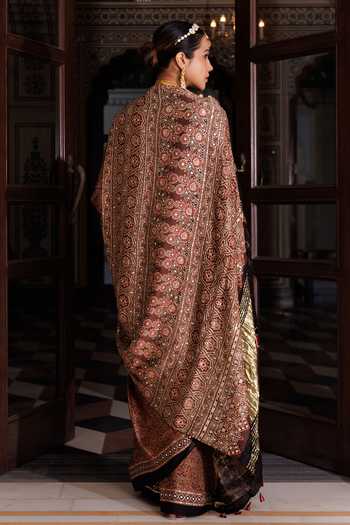 Shop_Geroo Jaipur_Maroon Silk, Modal Square Neck Hand Block Print Saree Set _at_Aza_Fashions