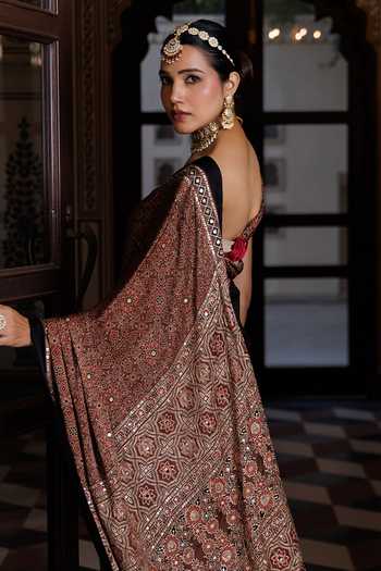 Shop_Geroo Jaipur_Maroon Silk, Modal Square Neck Hand Block Print Saree Set _Online_at_Aza_Fashions