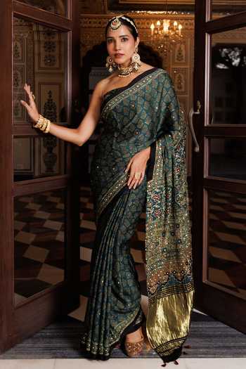 Geroo Jaipur_Green Silk, Modal One Shoulder Ajrakh Print Saree Set _Online_at_Aza_Fashions