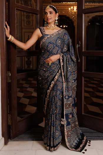 Buy_Geroo Jaipur_Blue Silk, Modal Square Neck Ajrakh Floral Print Saree Set _at_Aza_Fashions