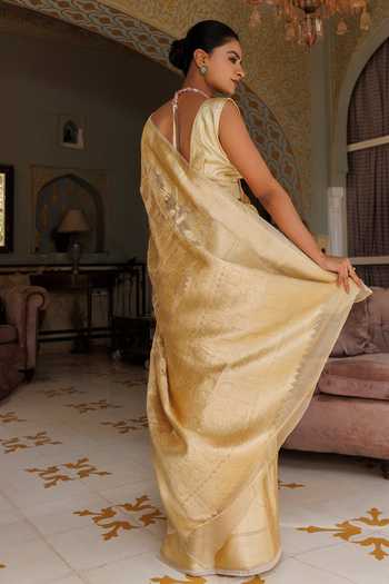 Geroo Jaipur_Gold Tissue V-neck Banarasi Saree Set _Online_at_Aza_Fashions