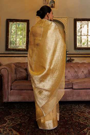 Shop_Geroo Jaipur_Gold Tissue Square Neck Banarasi Saree Set _at_Aza_Fashions