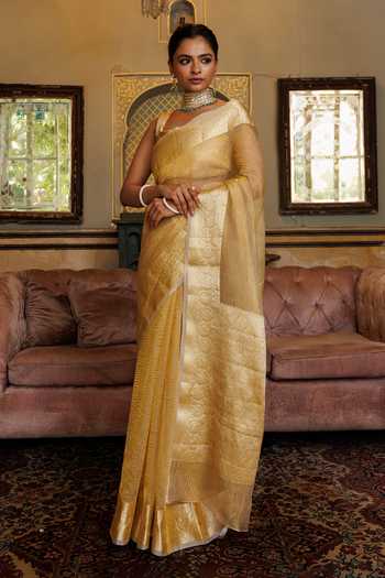 Buy_Geroo Jaipur_Gold Tissue Square Neck Banarasi Saree Set _Online_at_Aza_Fashions