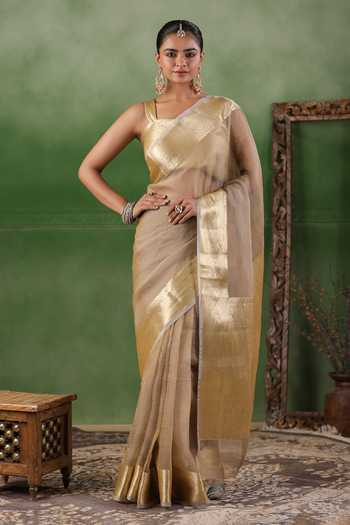 Buy_Geroo Jaipur_Beige Tissue Square Neck Zari Border Saree Set _at_Aza_Fashions