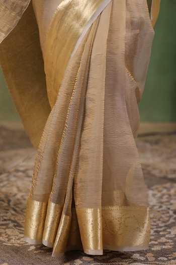 Geroo Jaipur_Beige Tissue Square Neck Zari Border Saree Set _Online
