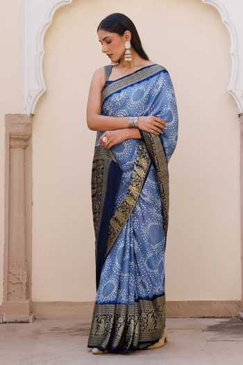 Geroo Jaipur_Grey Silk One Shoulder Zari Border Saree Set _Online_at_Aza_Fashions