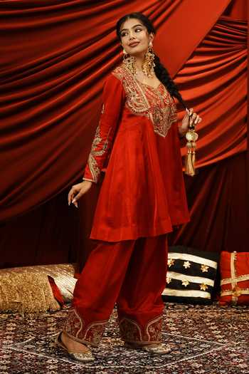 Buy_Nikunj By Niidhi Bajaj_Red Silk, Tissue V-neck Iknoor Embroidered Kurta Salwar Set 