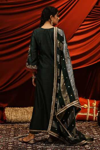 Shop_Nikunj By Niidhi Bajaj_Green Silk, Tissue V-neck, Yes Reet Embroidered Kurta Pant Set _at_Aza_Fashions