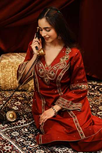 Buy_Nikunj By Niidhi Bajaj_Red Silk, Tissue V-neck Nimrat Embroidered Kurta Salwar Set _Online_at_Aza_Fashions