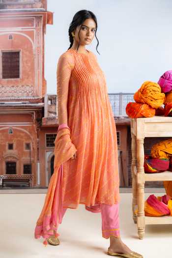Buy_BAISE GABA_Pink Chiffon, Muslin Crew Neck, Yes Lehrika Printed Kurta Set _Online_at_Aza_Fashions