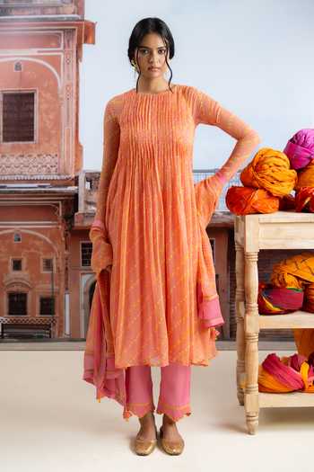 BAISE GABA_Pink Chiffon, Muslin Crew Neck, Yes Lehrika Printed Kurta Set _at_Aza_Fashions