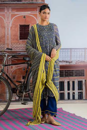 BAISE GABA_Blue Chiffon, Muslin Crew Neck Meherika Leheriya Print Kurta Set _Online_at_Aza_Fashions