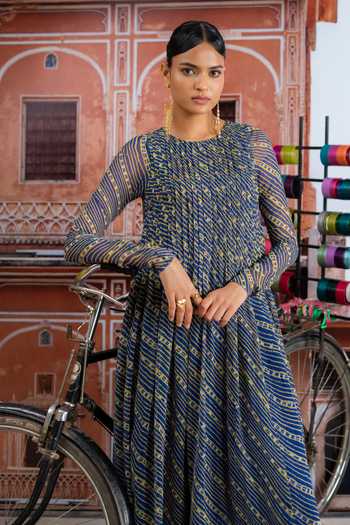BAISE GABA_Blue Chiffon, Muslin Crew Neck Meherika Leheriya Print Kurta Set _at_Aza_Fashions
