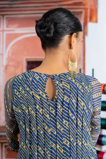 Shop_BAISE GABA_Blue Chiffon, Muslin Crew Neck Meherika Leheriya Print Kurta Set _at_Aza_Fashions